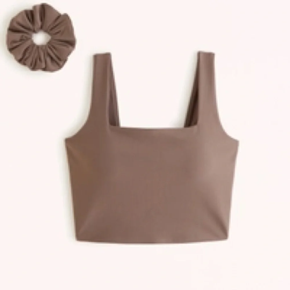 New with tags Abercrombie YPB sculptLUX square neck slim tank in taupe, small - Picture 2 of 7